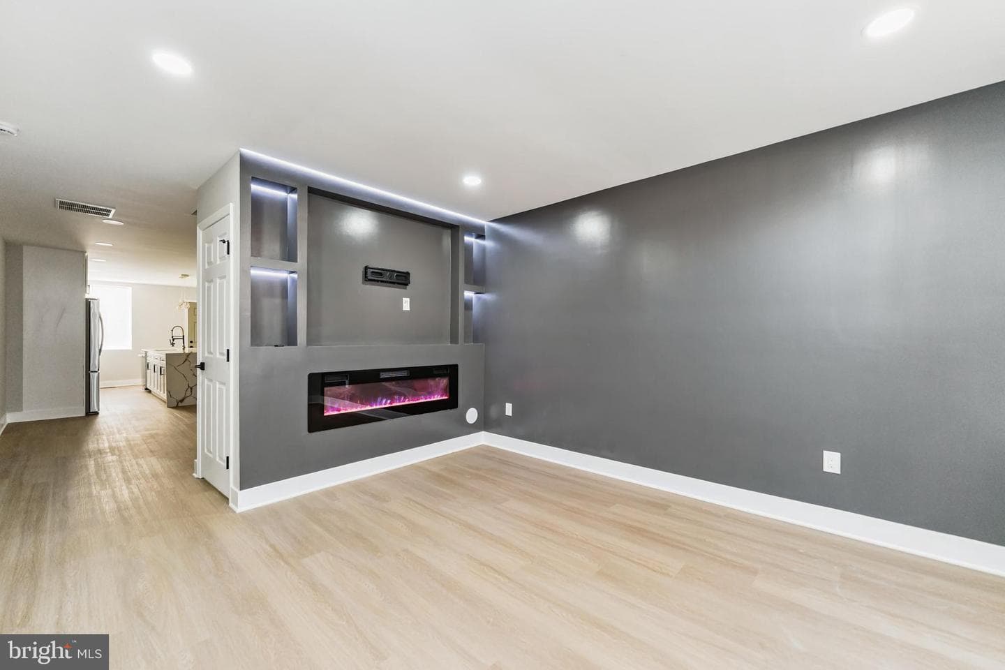 2425 Lauretta Avenue photo 4