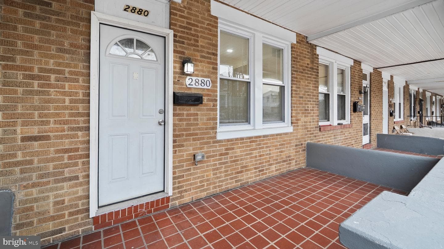 2880 Pelham Avenue photo 5