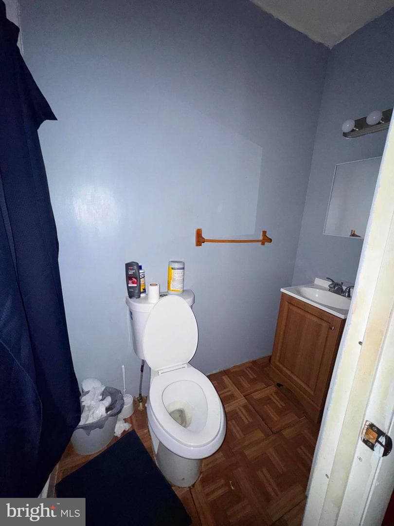 2728 Pelham Avenue photo 5