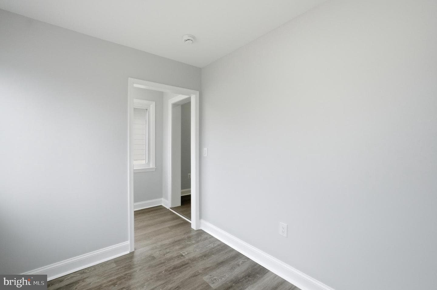 5909 Marluth Avenue photo 21