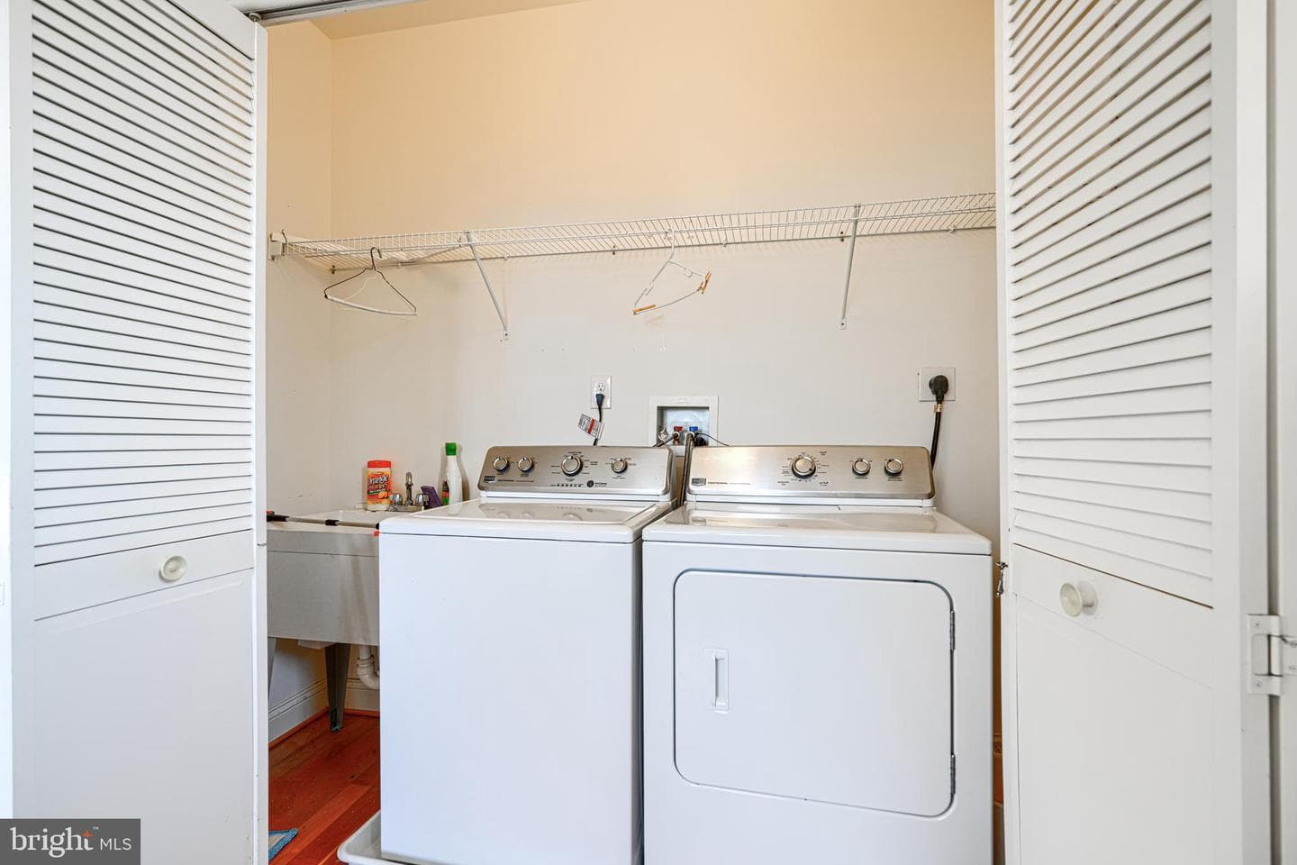 2215 South Road photo 34