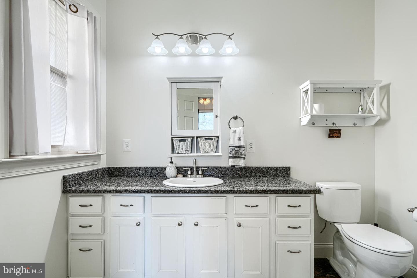2215 South Road photo 38