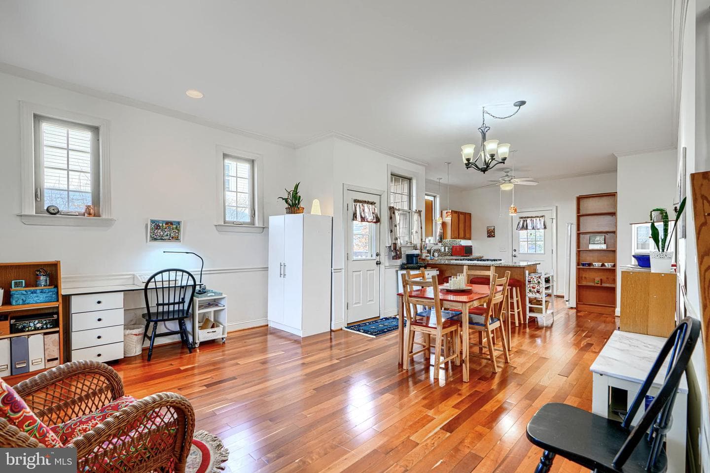 2215 South Road photo 6