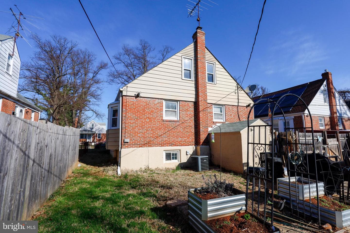 3011 Manhattan Avenue photo 31