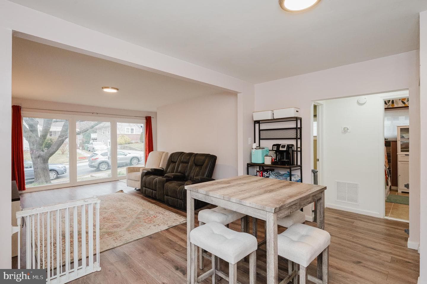 5709 Anthony Avenue photo 9