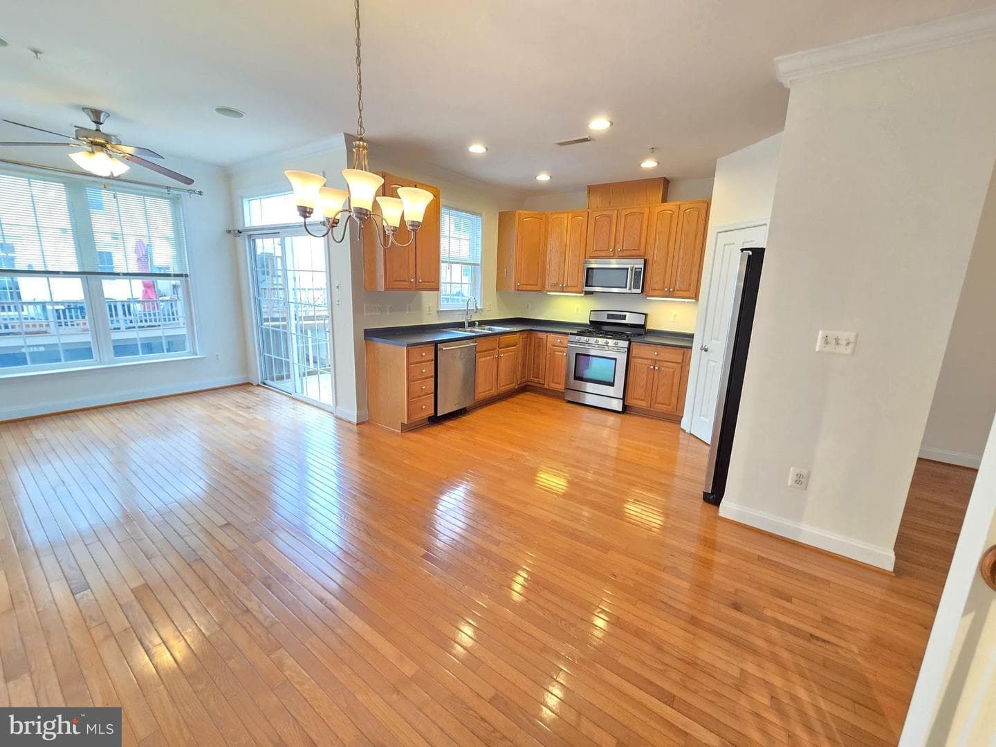 876 Ryan Street photo 8