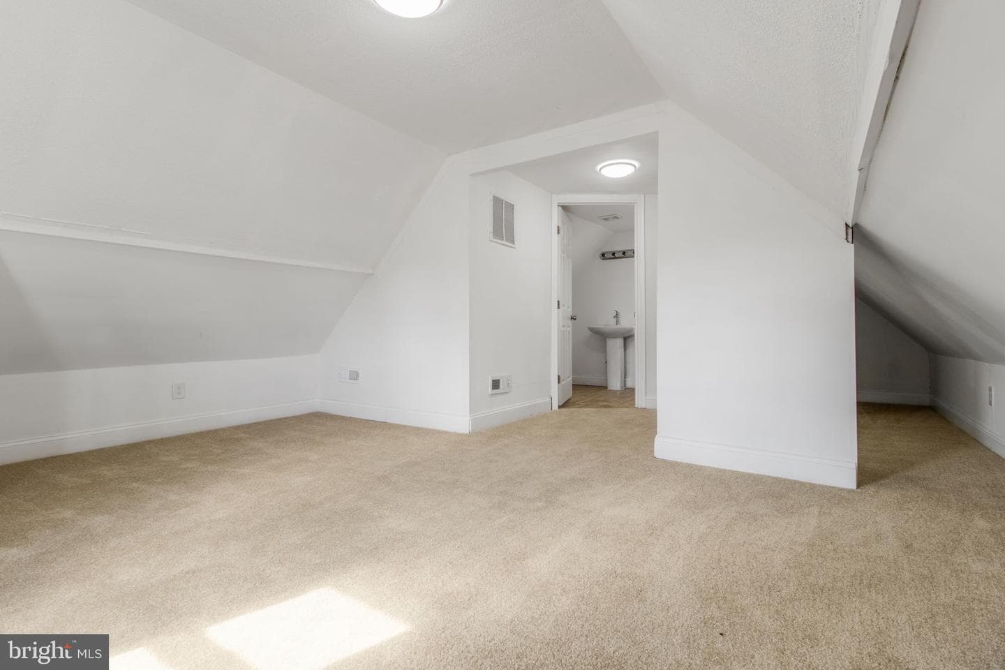 5327 Hamlin Ave photo 17