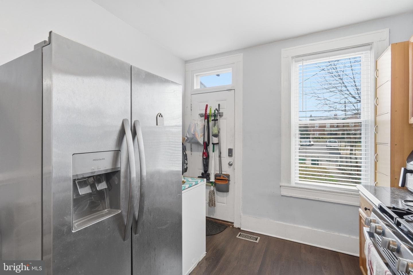 2854 Lake Avenue photo 13
