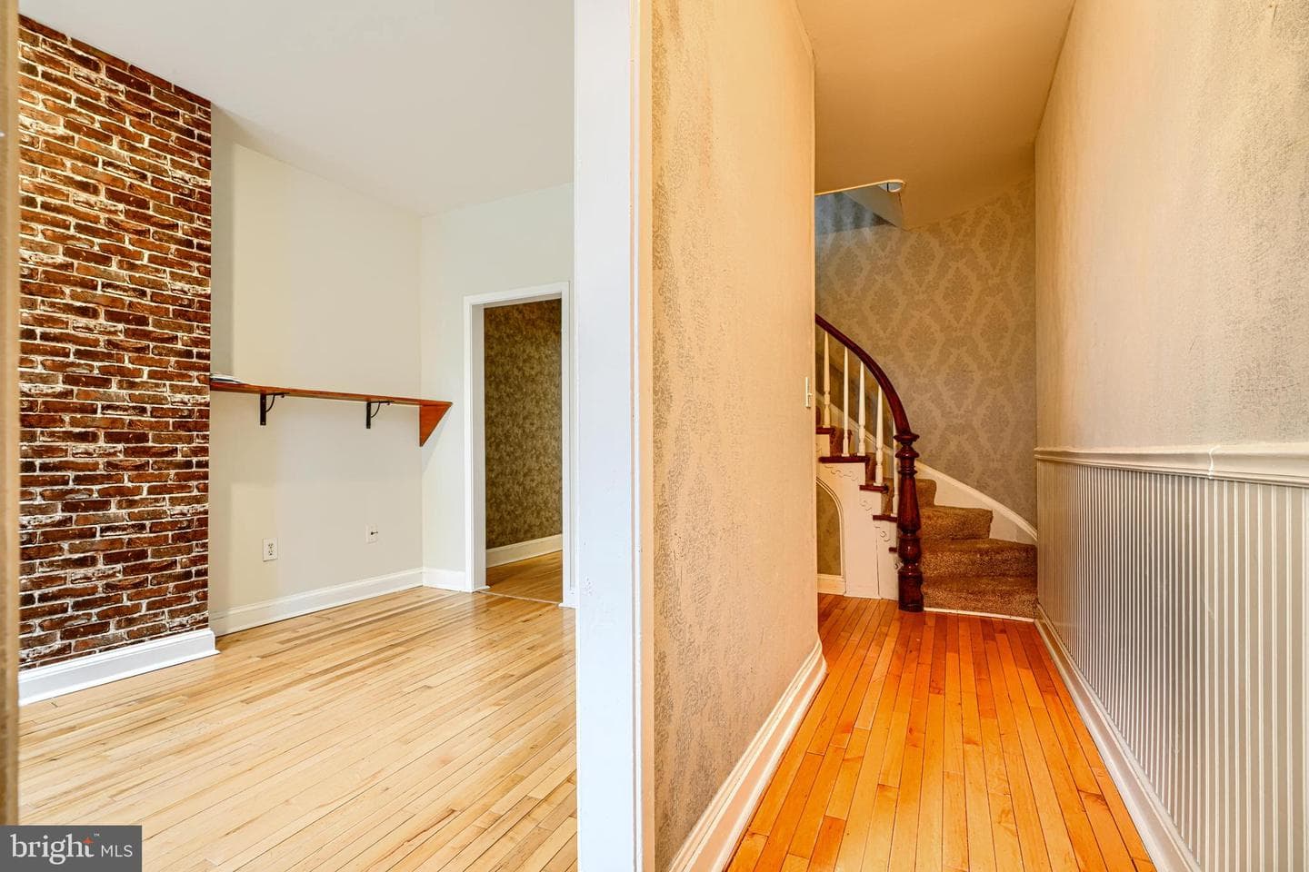 327 S Fremont Avenue photo 4