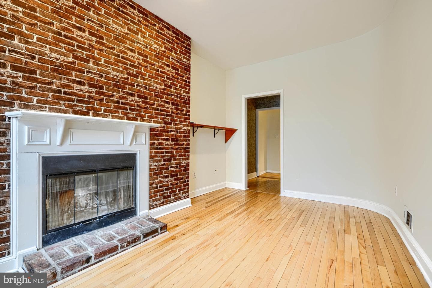 327 S Fremont Avenue photo 5