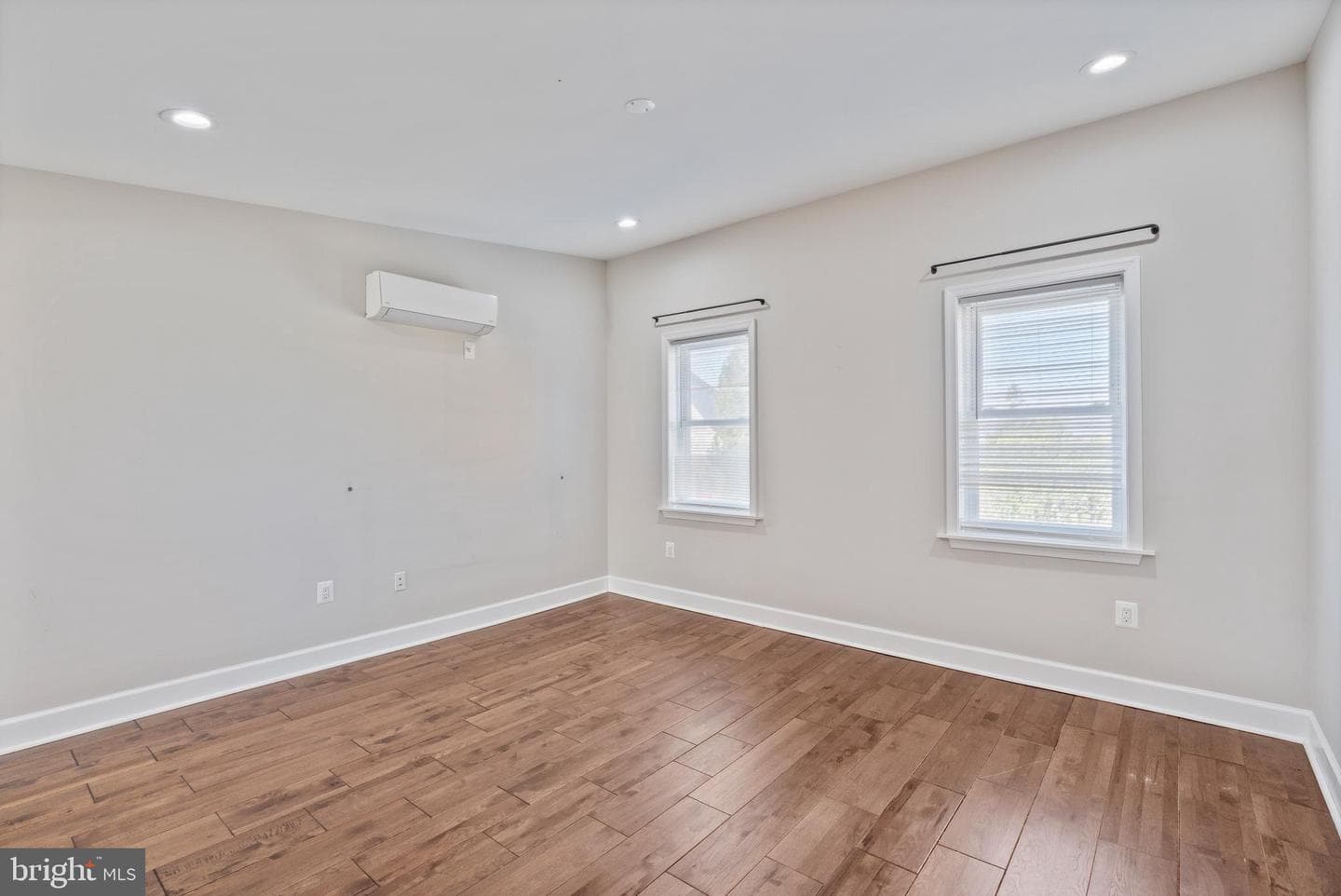 3819 Roland Avenue photo 20
