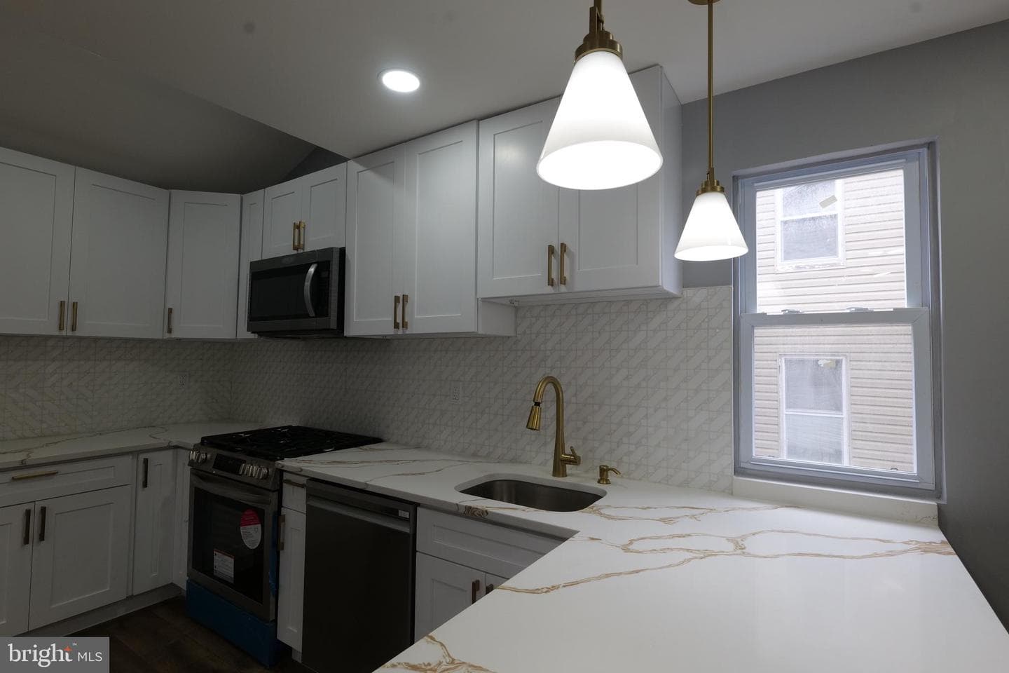 4905 Midwood Avenue photo 11