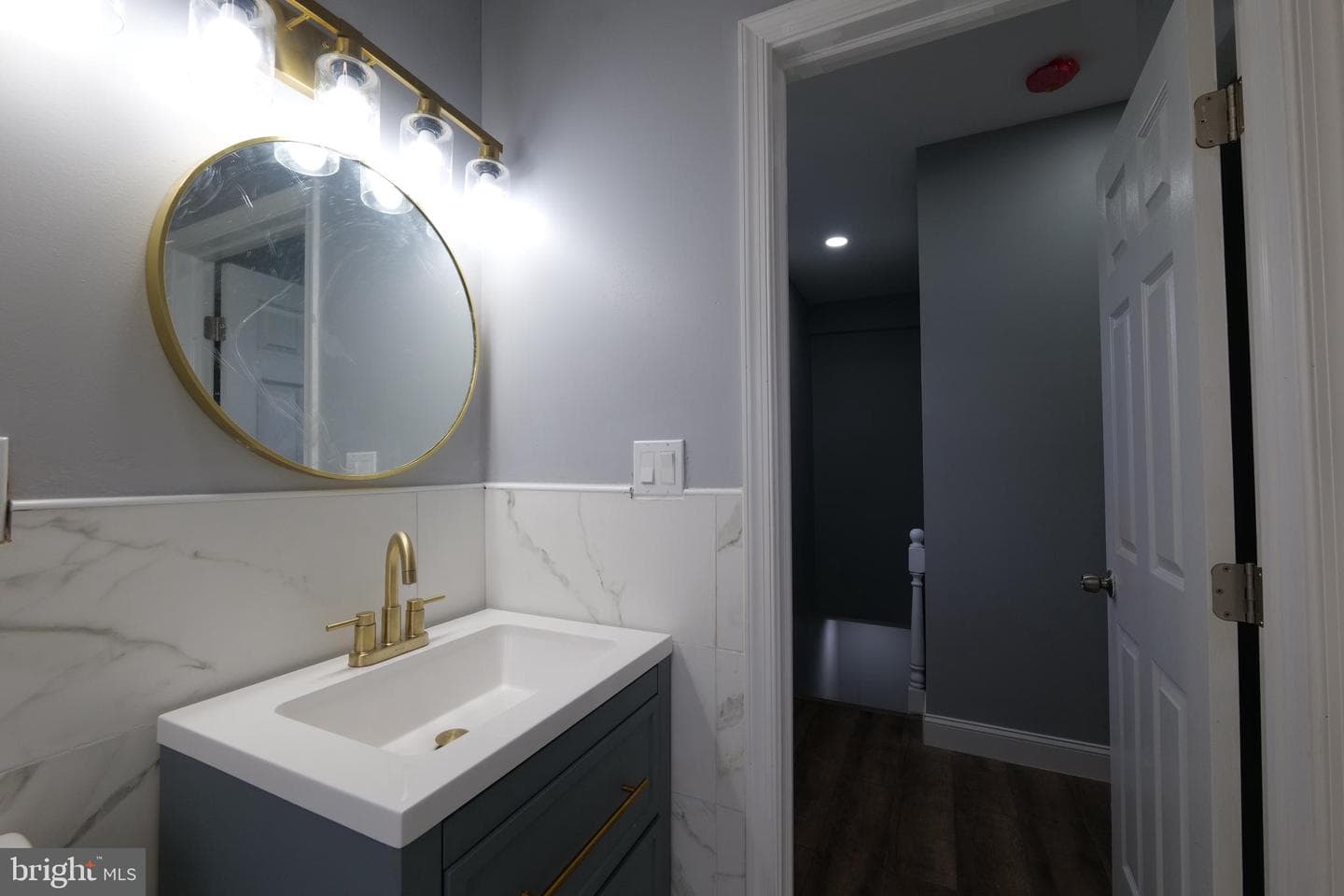 4905 Midwood Avenue photo 22