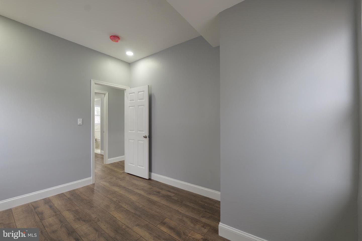 4905 Midwood Avenue photo 28