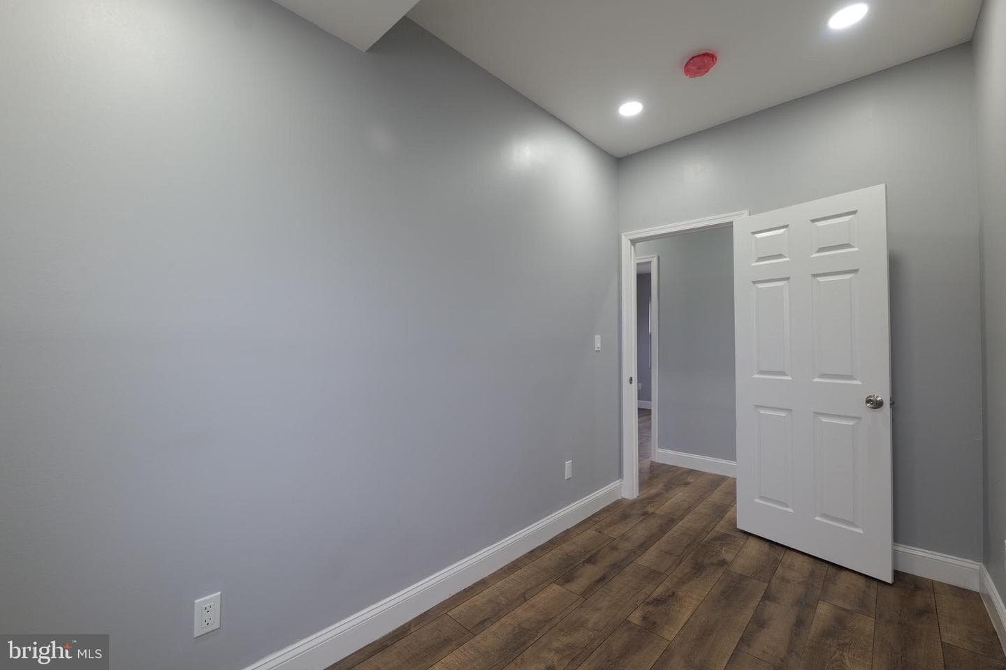 4905 Midwood Avenue photo 30