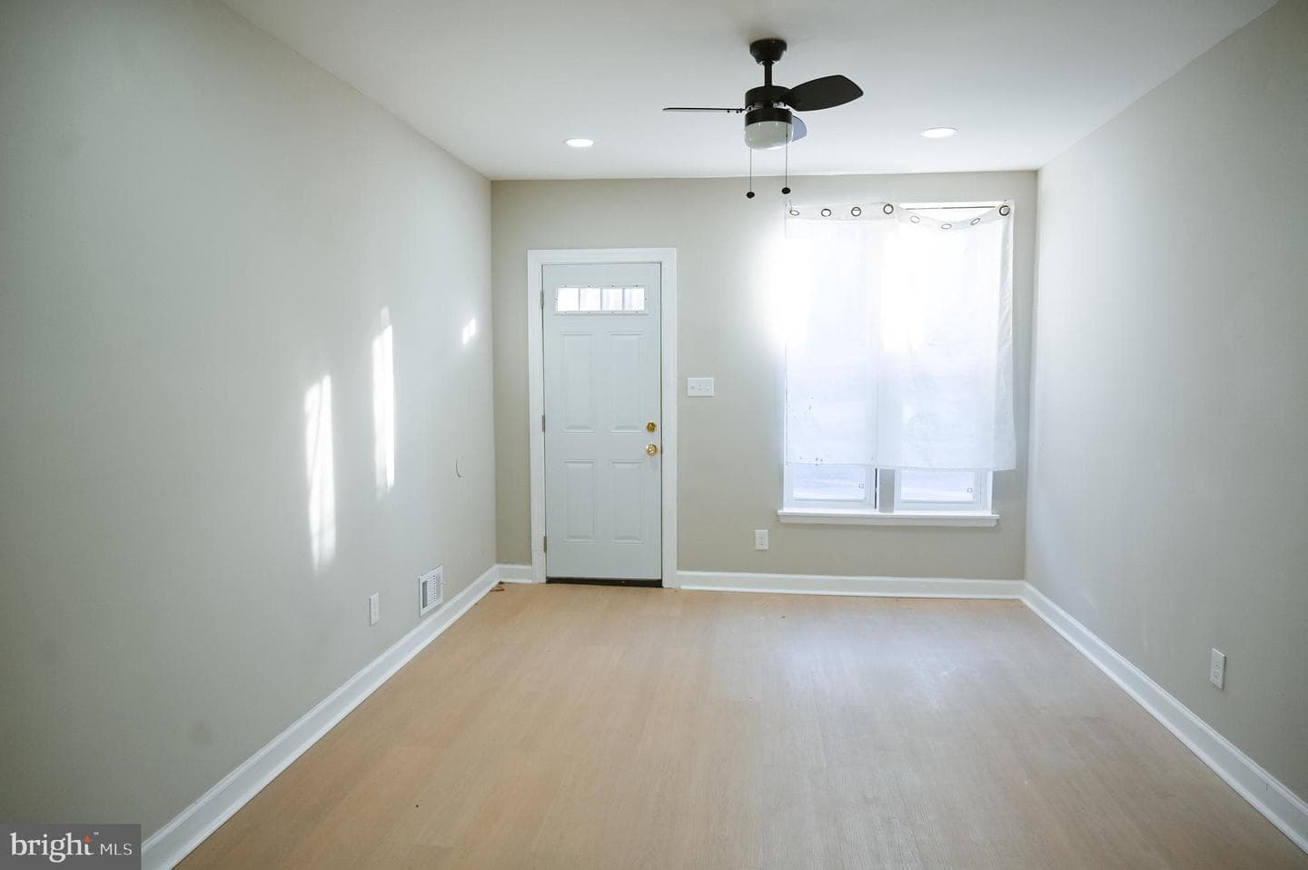 2214 E Fayette Street photo 3