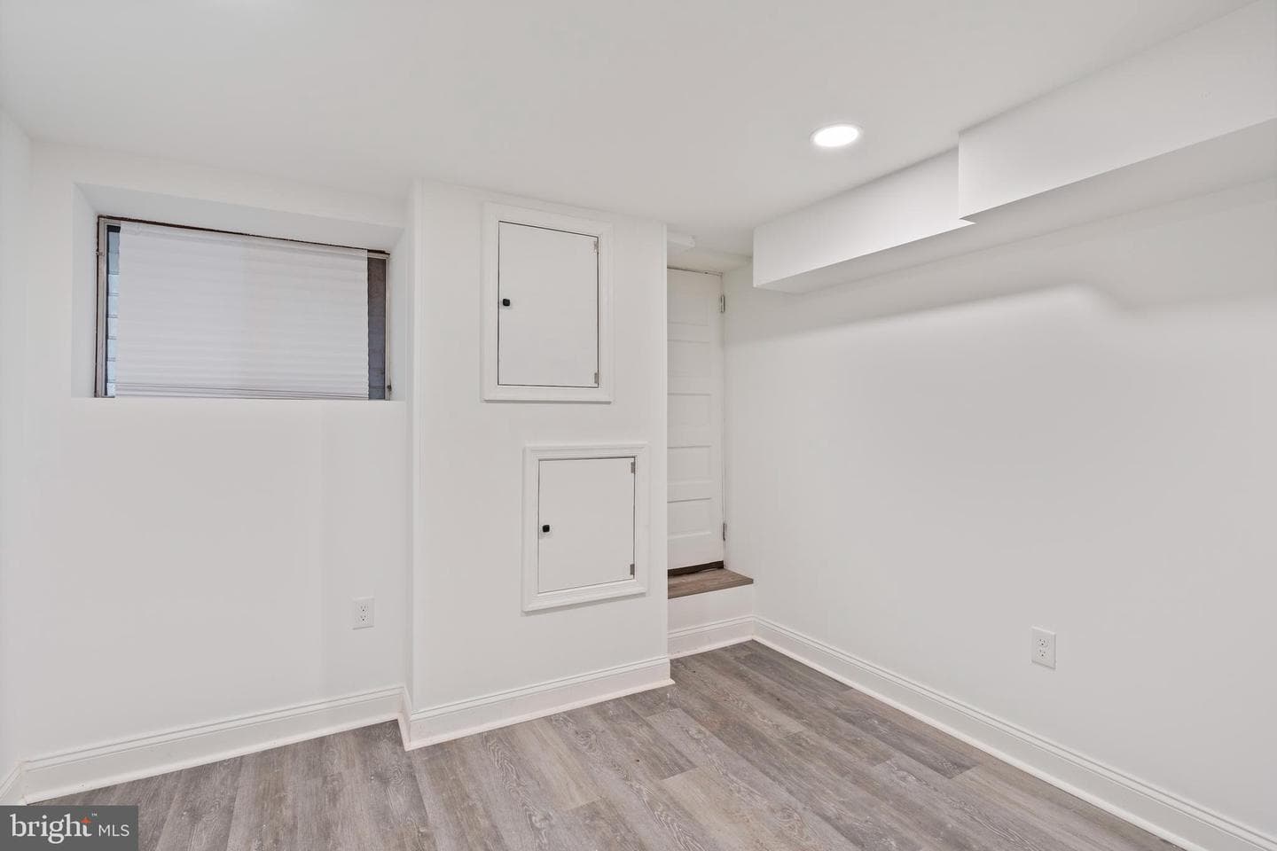 1352 Andre Street photo 22