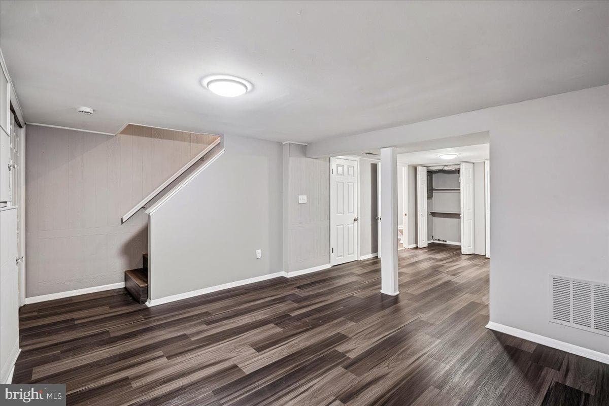 3944 Brooklyn Avenue photo 15