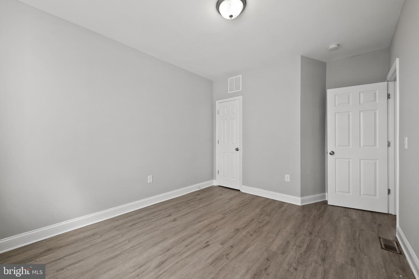 665 Dumbarton Avenue photo 22