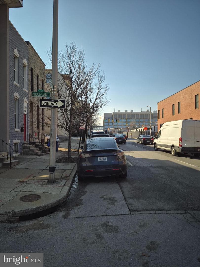 707 N Duncan Street photo 24