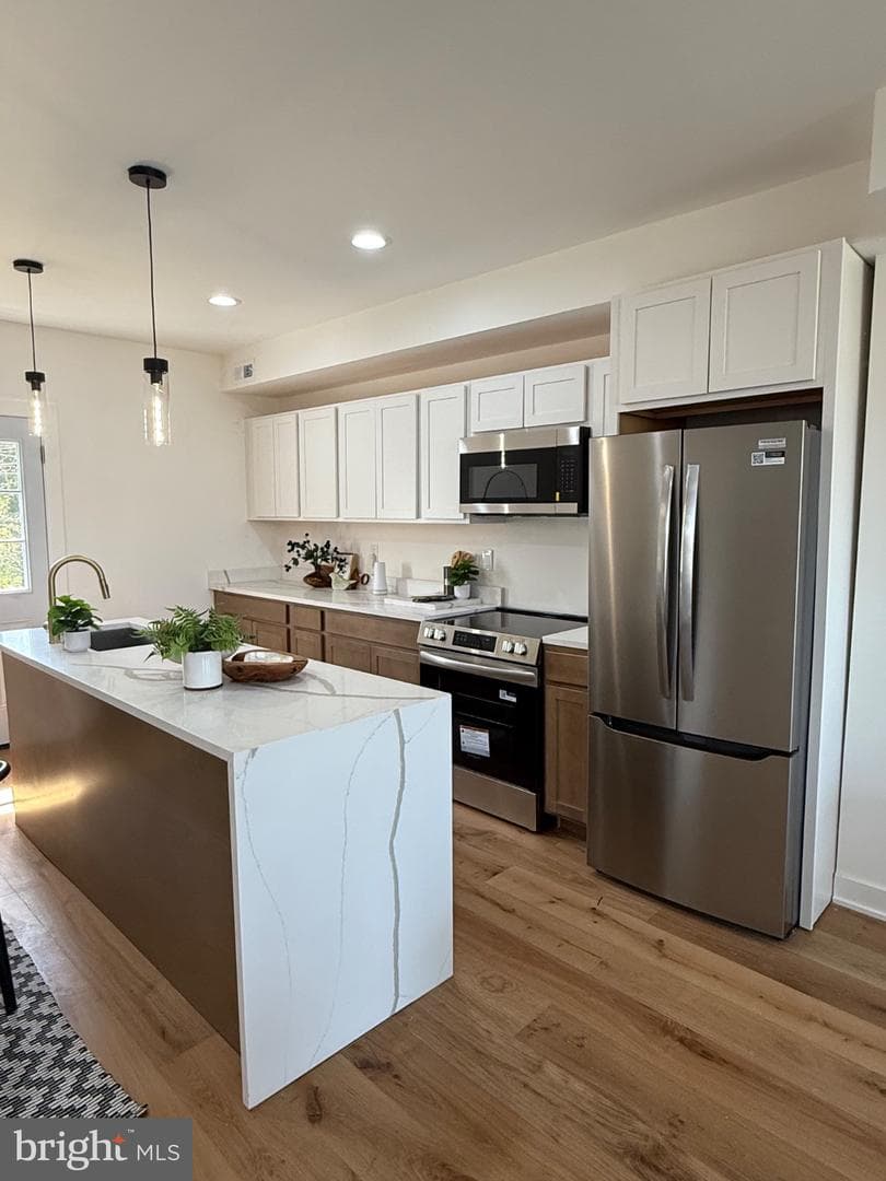 3435 Dupont Avenue photo 26