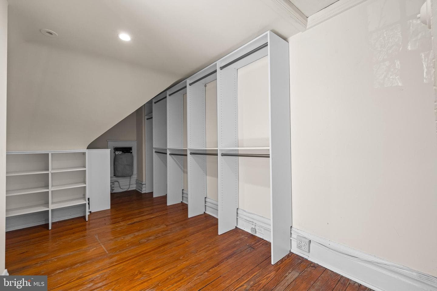225 Hawthorne Road photo 56