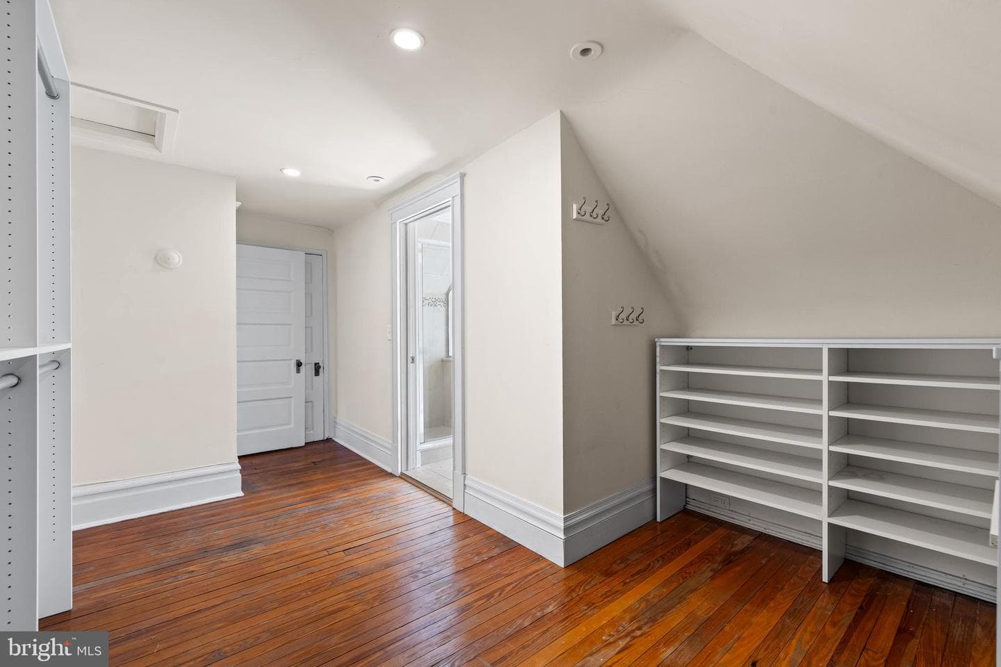 225 Hawthorne Road photo 58