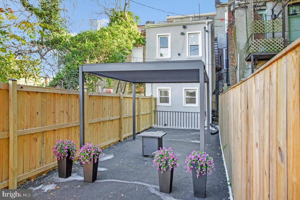2258 Brookfield Avenue photo 28