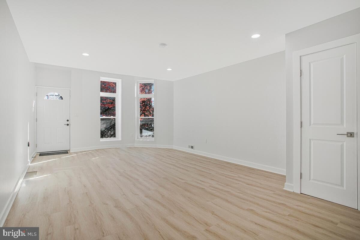 2258 Brookfield Avenue photo 5