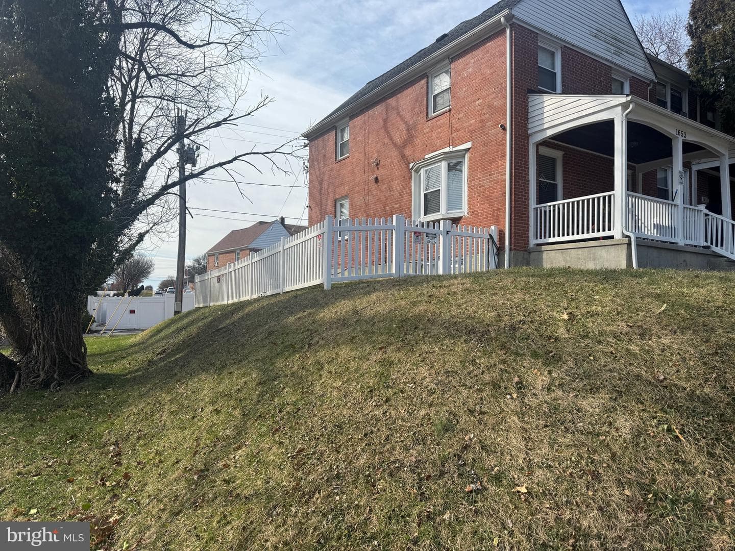 1653 Stonewood Road photo 2