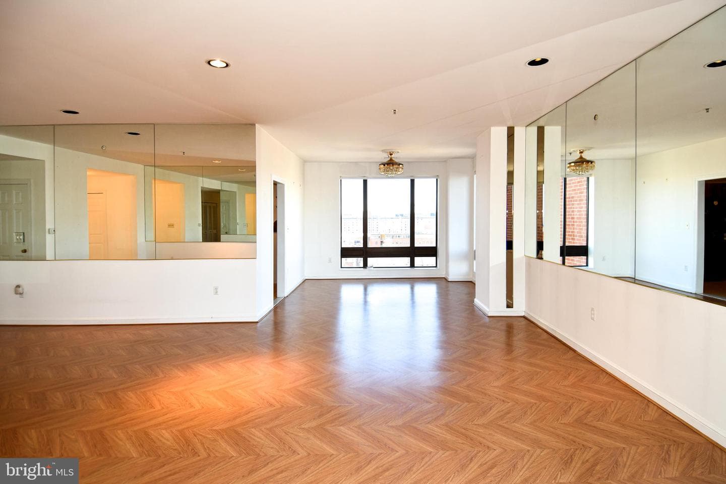 10 E Lee Street #809 photo 14