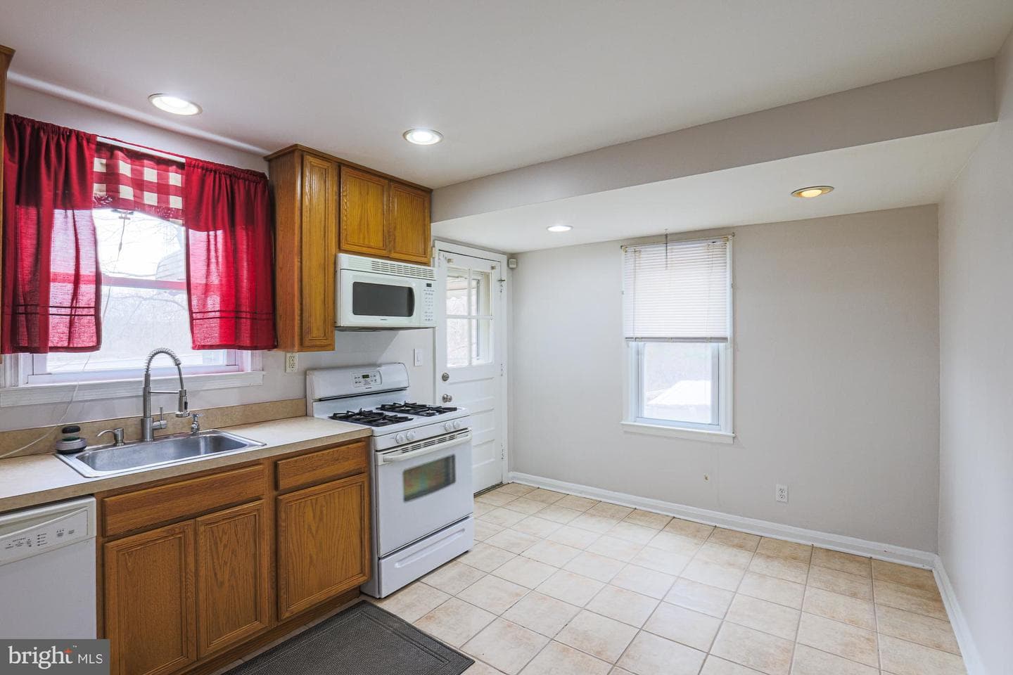 5437 Omaha Avenue photo 6