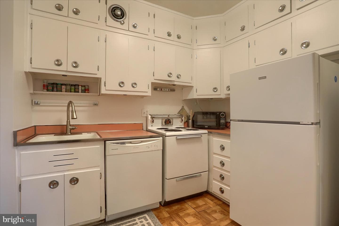 3601 Greenway #412 photo 10