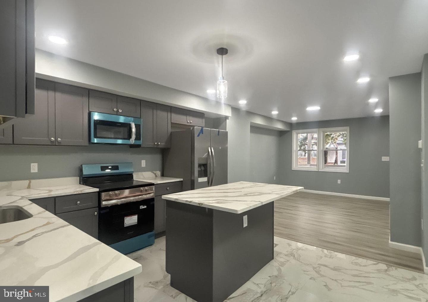 1341 Cambria Street photo 4