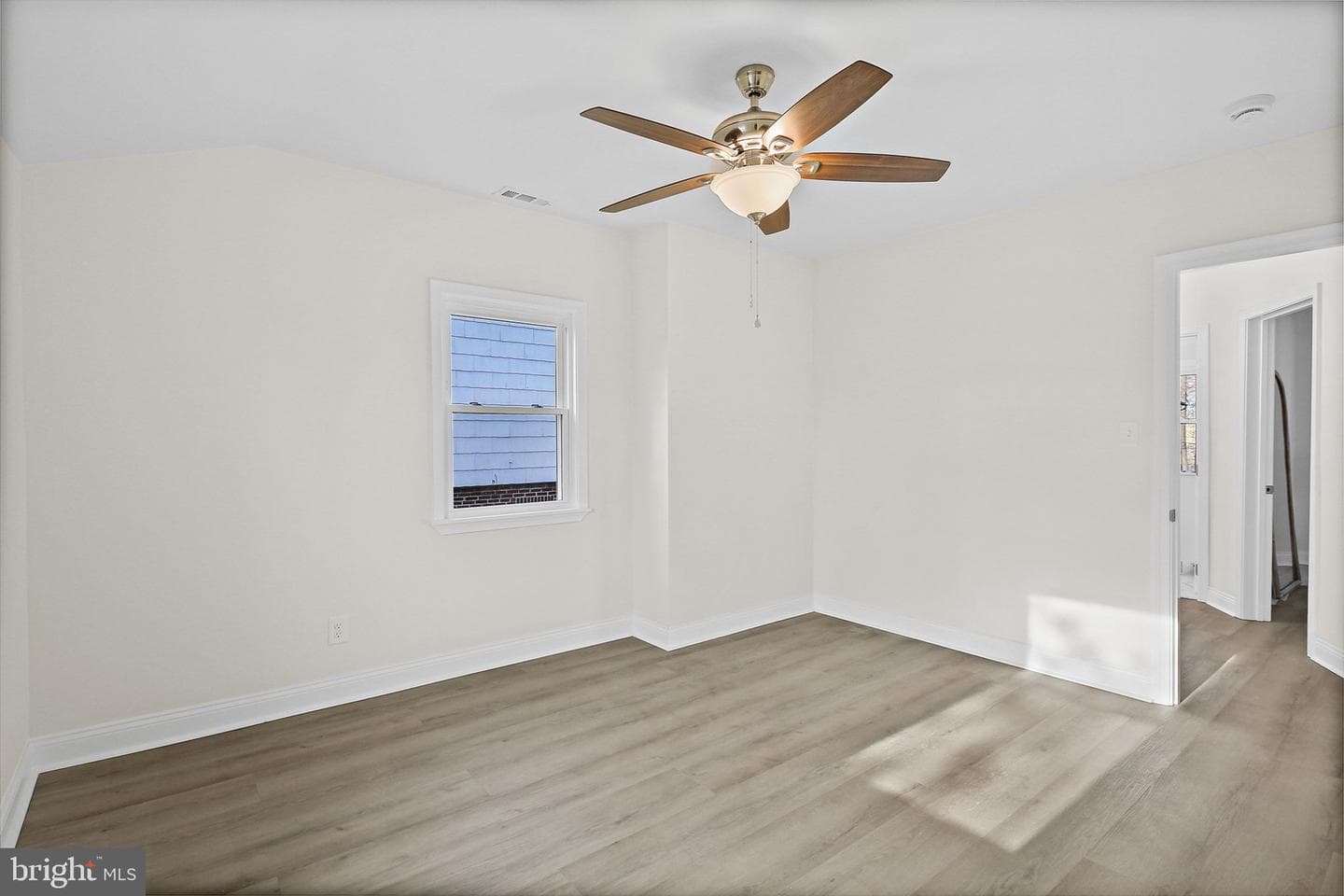 402 Westgate Road photo 17