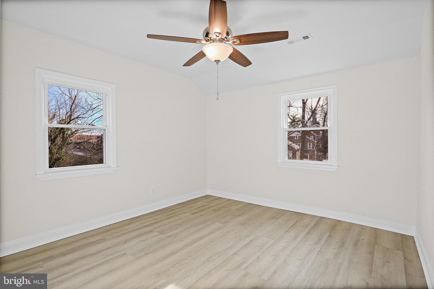 402 Westgate Road photo 20