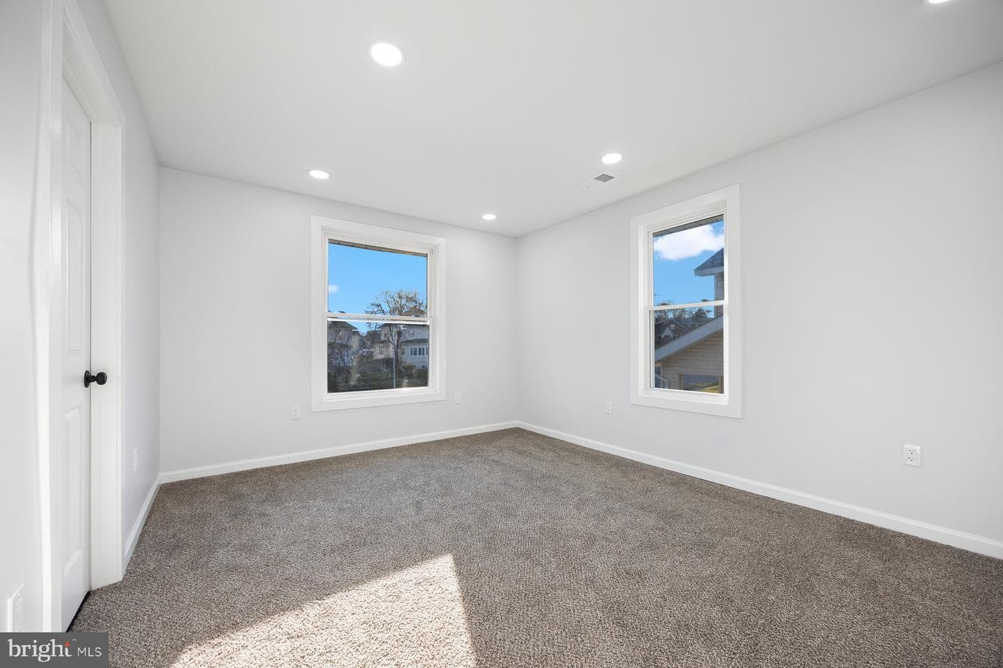 2920 E Northern Parkway photo 22