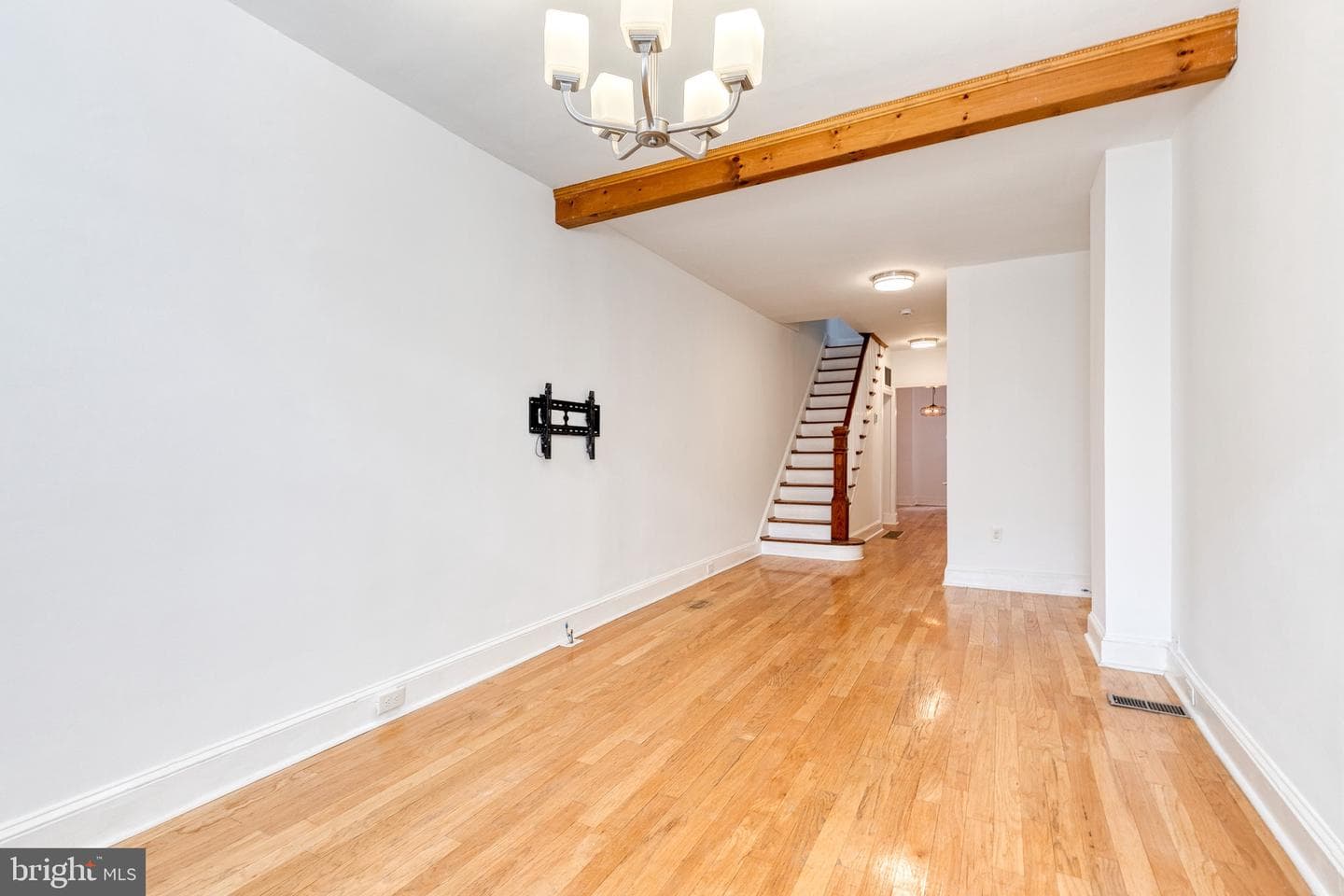 920 S Ellwood Avenue photo 10
