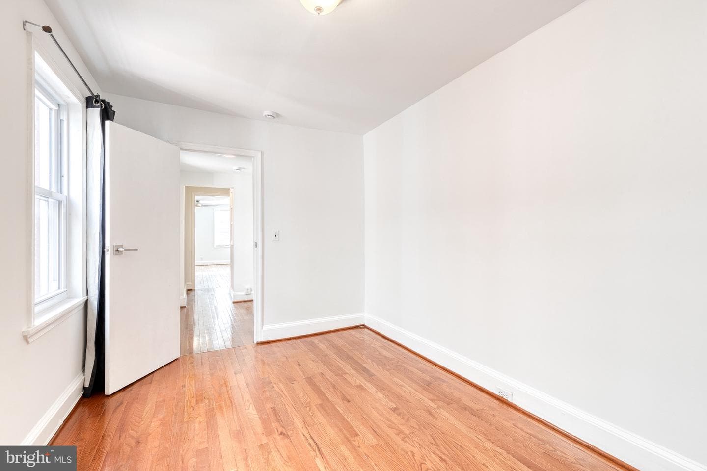 920 S Ellwood Avenue photo 19