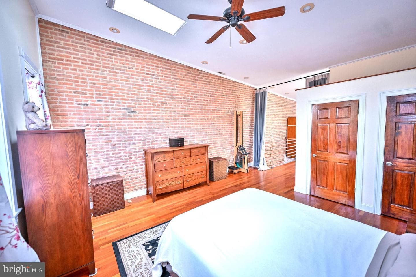 240 Wilson Street photo 44