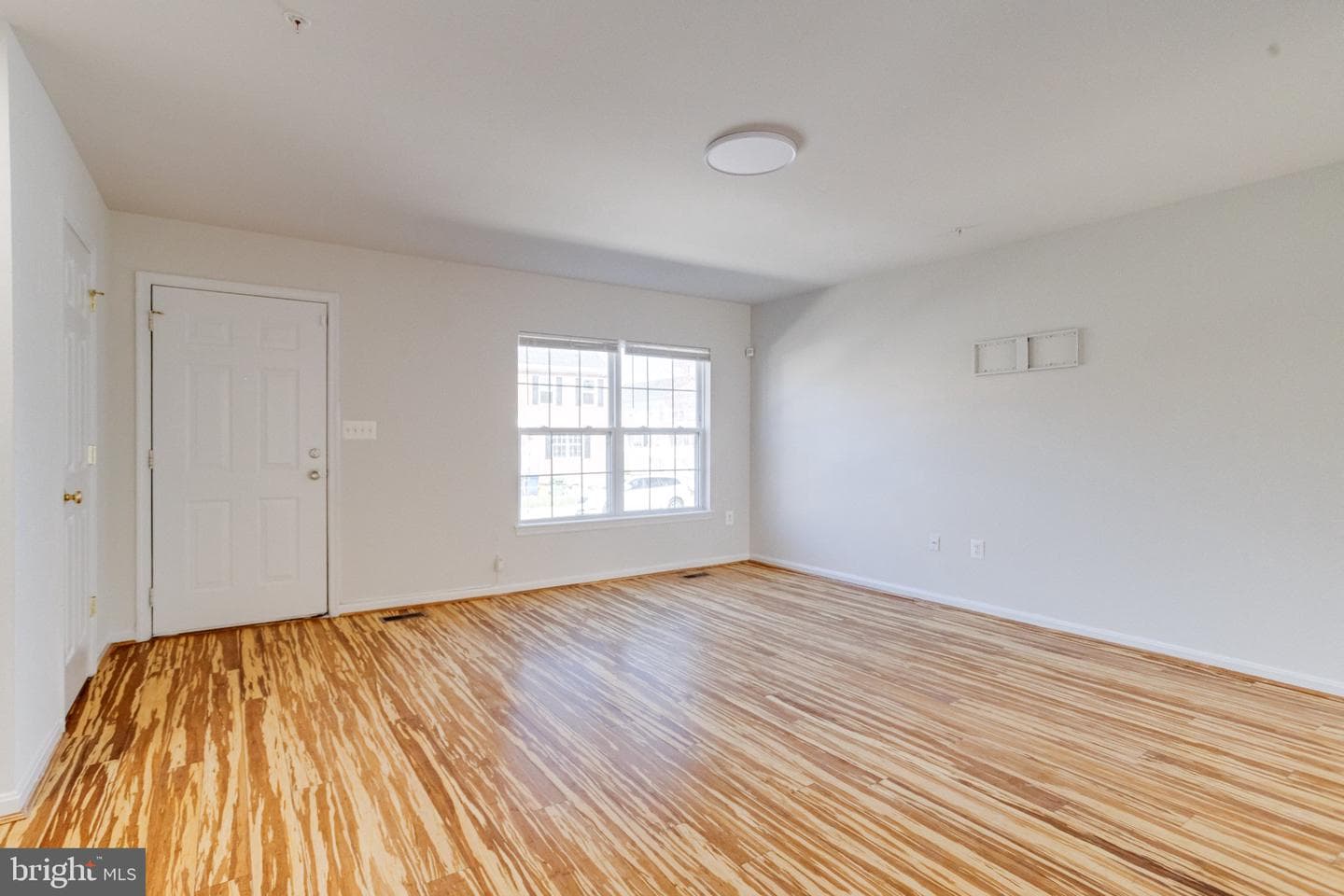 607 Gold Street photo 9
