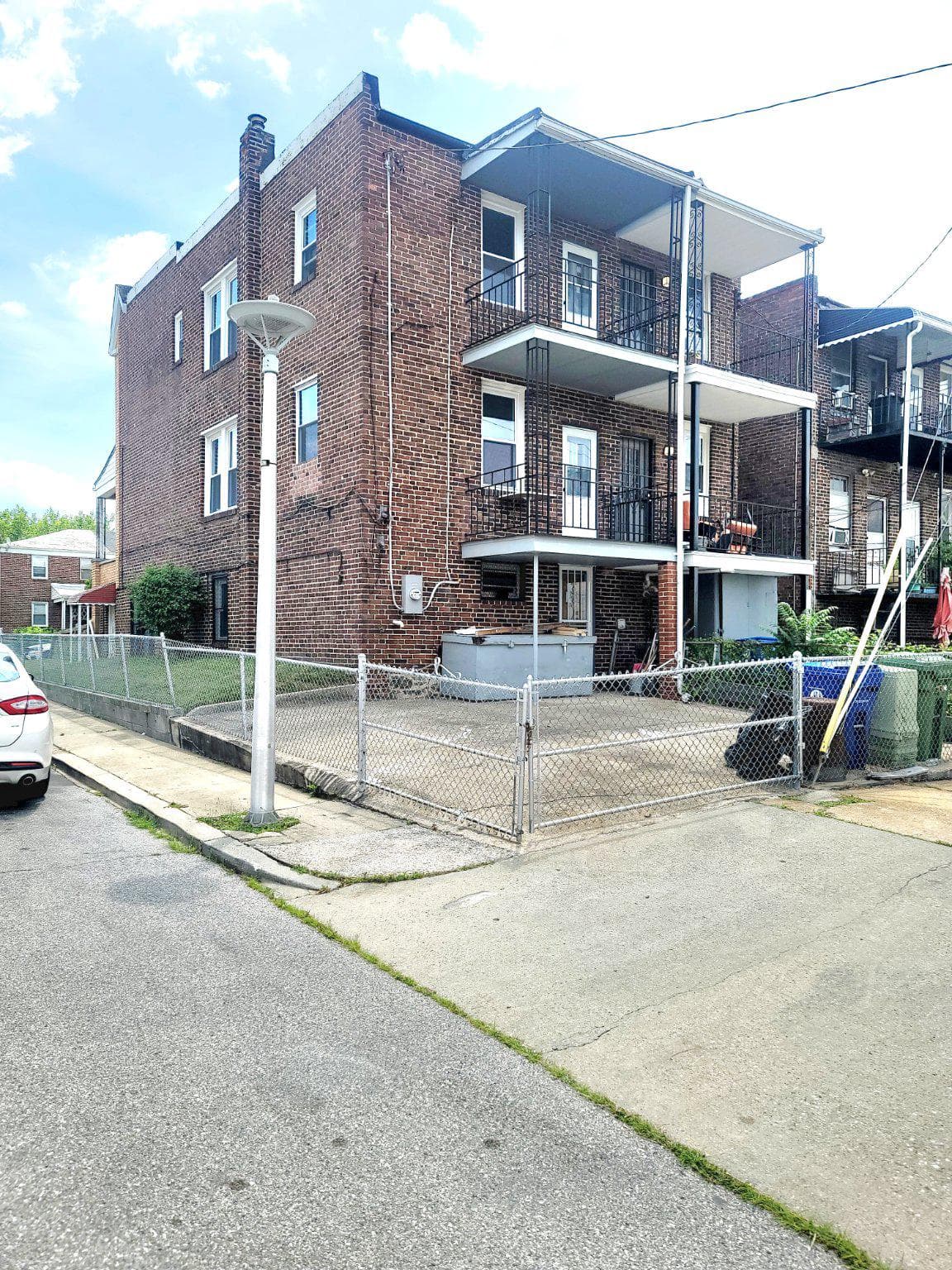 1328 N Kenwood Ave photo 21