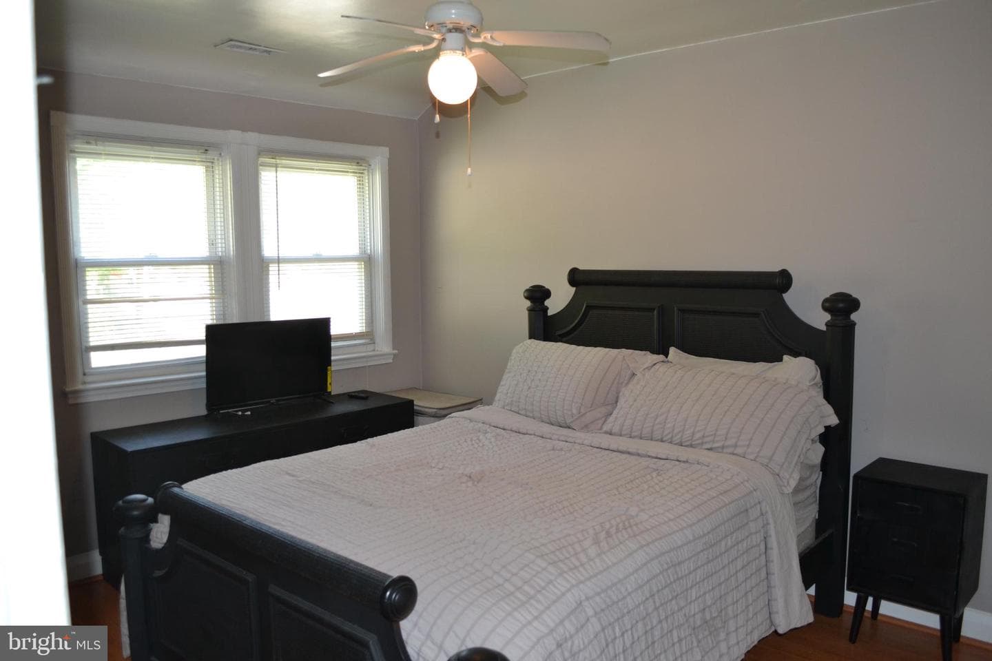 5153 Frederick Avenue photo 13