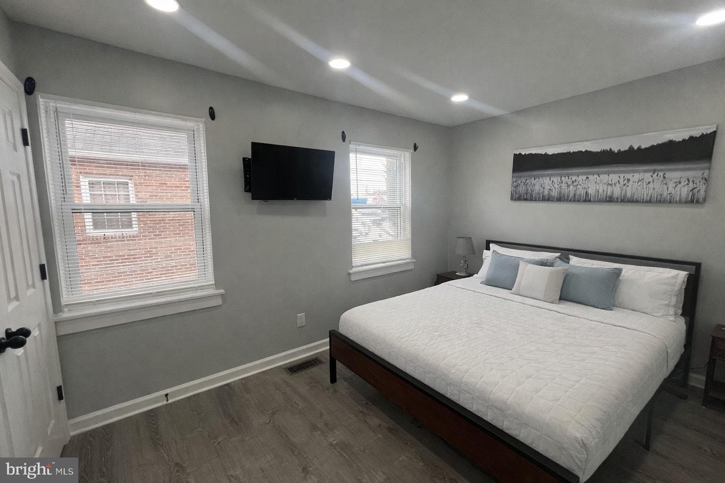 402 N Chapel Street photo 16