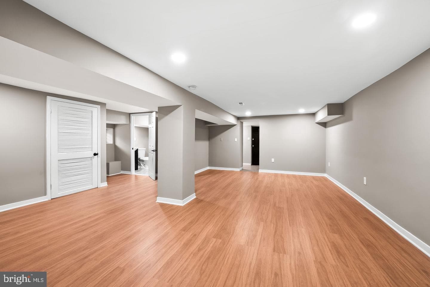 2401 Harlem Avenue photo 26