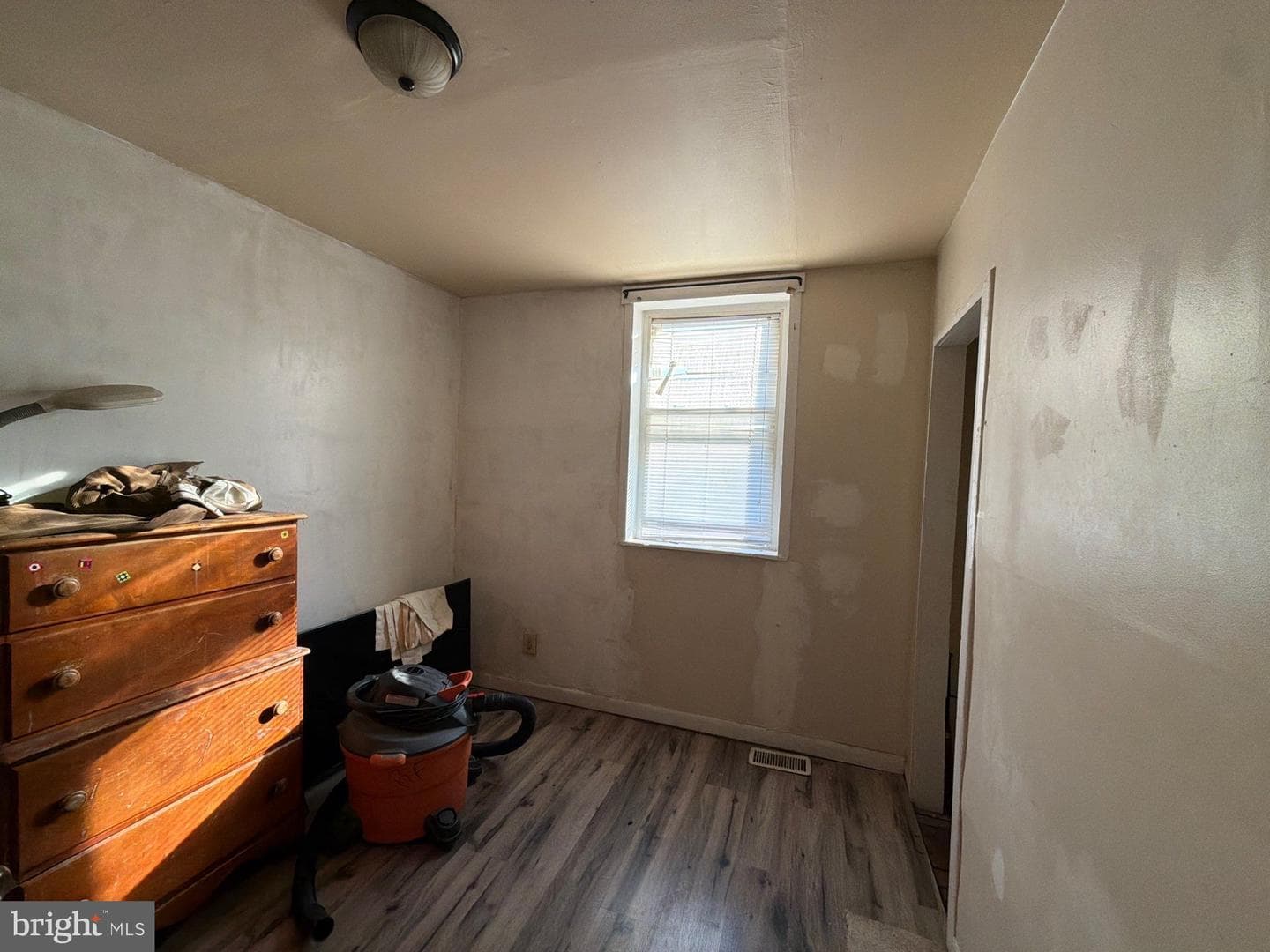 33 S Calverton Road photo 14