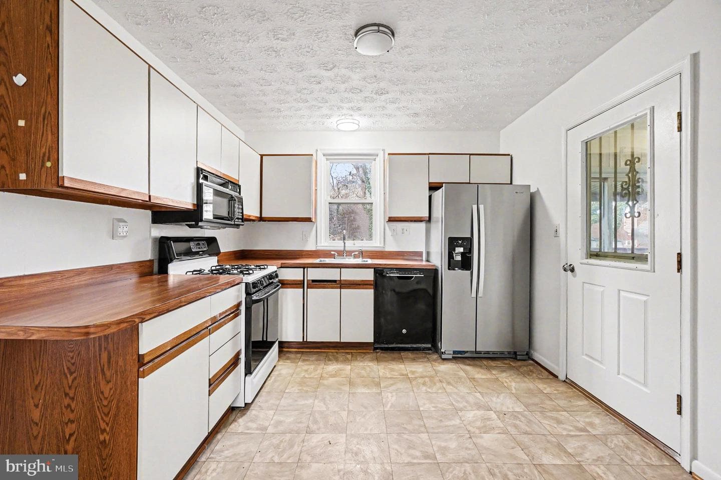 4806 Hazelwood Avenue photo 2
