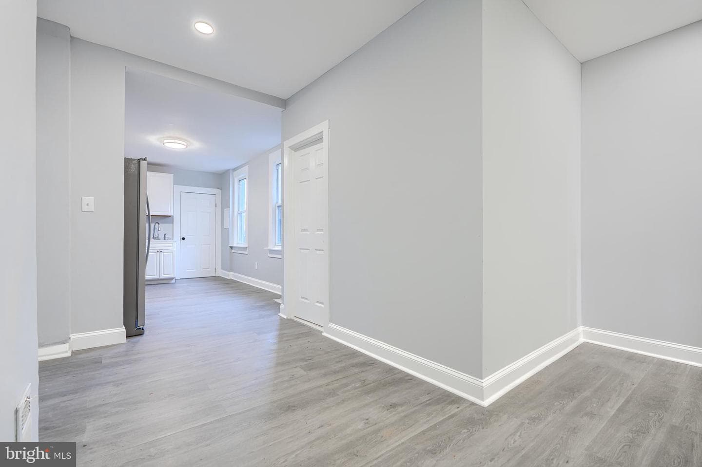 304 S Franklintown Road photo 11