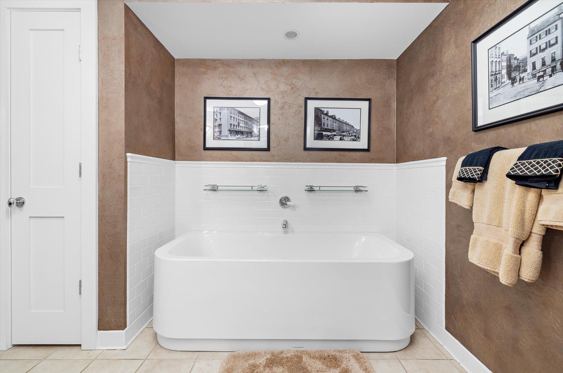 1220 Bank Street #409 photo 37