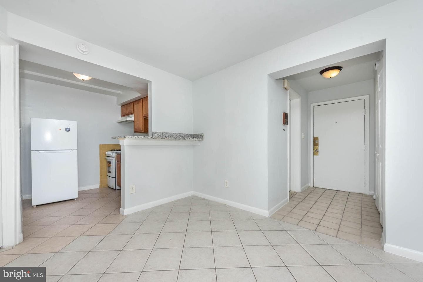 1911 W Baltimore Street photo 4